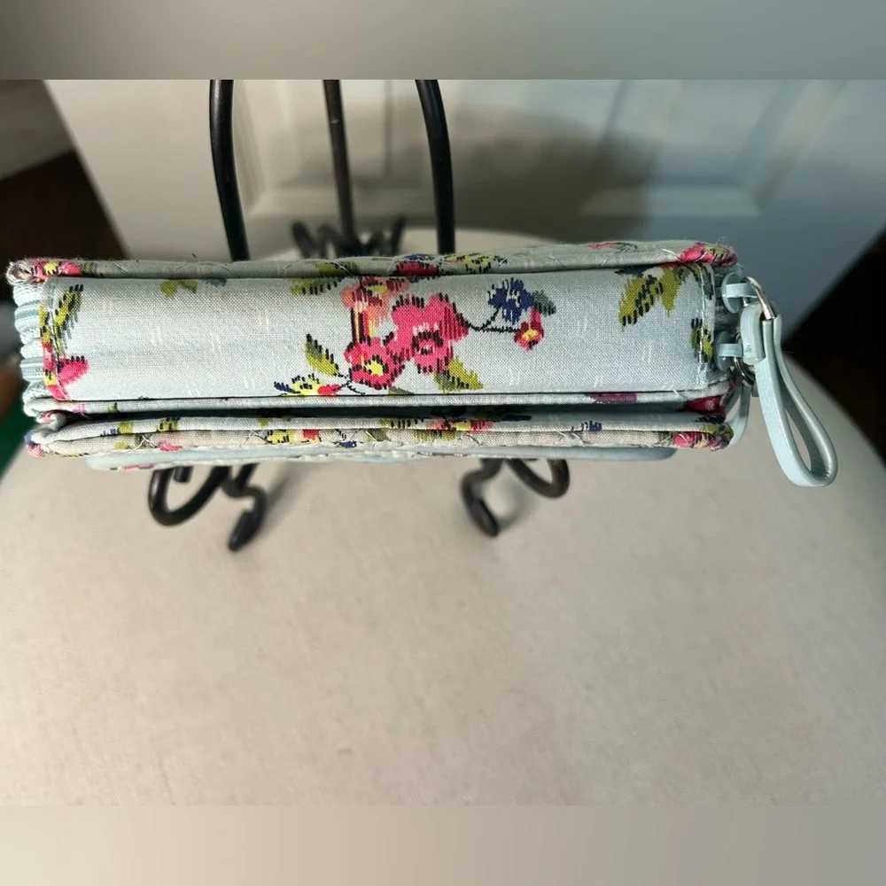 Vera Bradley Quilted Blue Floral Wristlet Wallet Purse - Picture 6 of 11